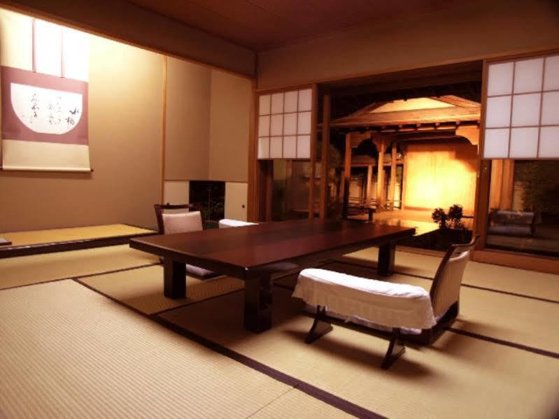 Готель Atamisekitei Annex Sakuragaokasaryo Атамі Екстер'єр фото